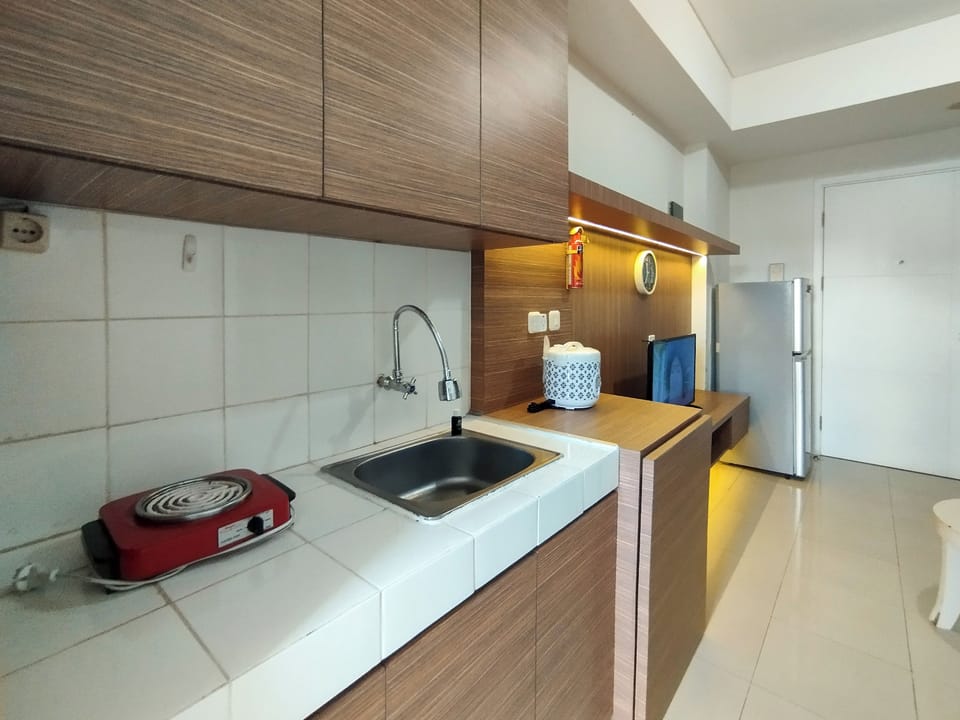 Apartment | Private kitchen | Fridge, stovetop, rice cooker