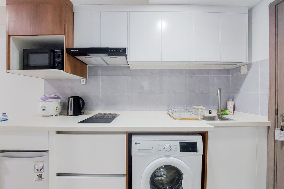 Apartment | Private kitchen | Mini-fridge, stovetop, rice cooker