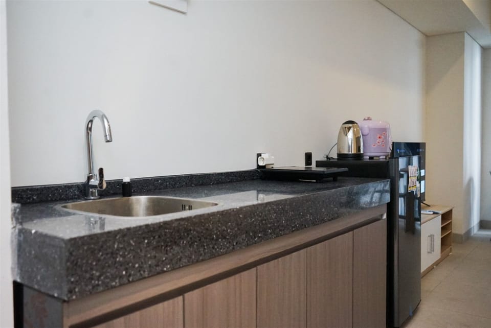Studio | Private kitchen | Fridge, stovetop, rice cooker