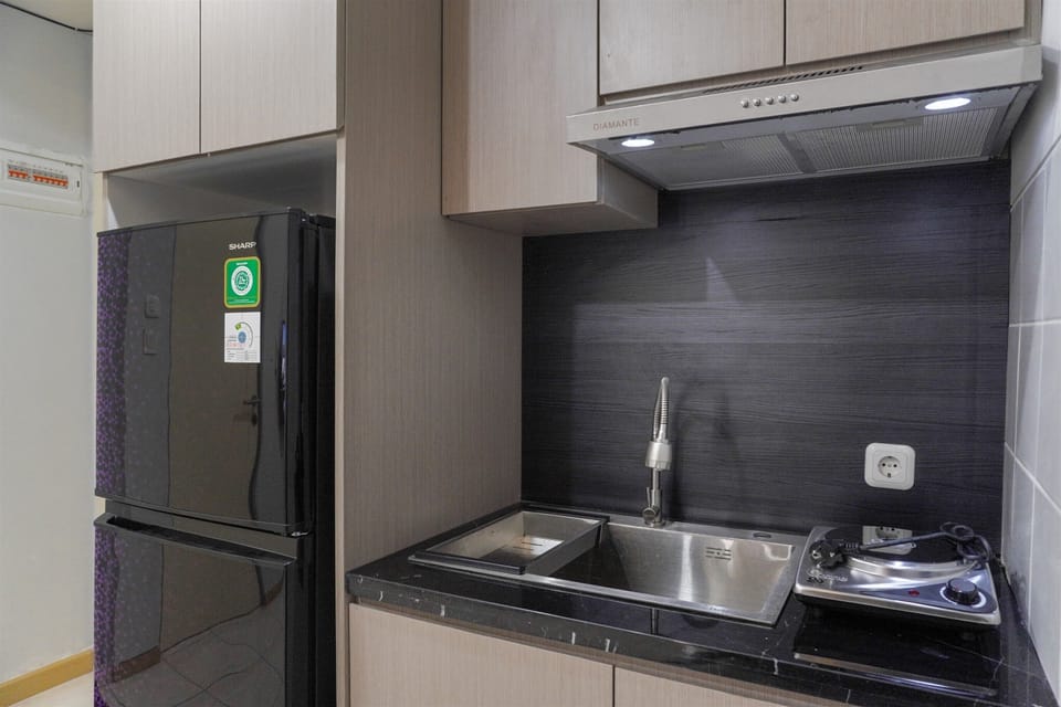 Apartment | Private kitchen | Full-size fridge, stovetop, electric kettle