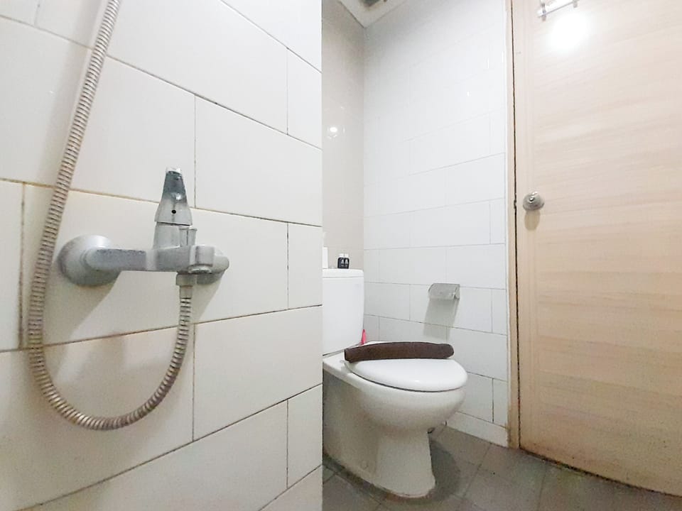 Studio | Bathroom