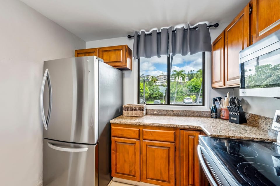 Condo, Multiple Beds (Country Club Villas#326) | Private kitchen | Oven, toaster, paper towels