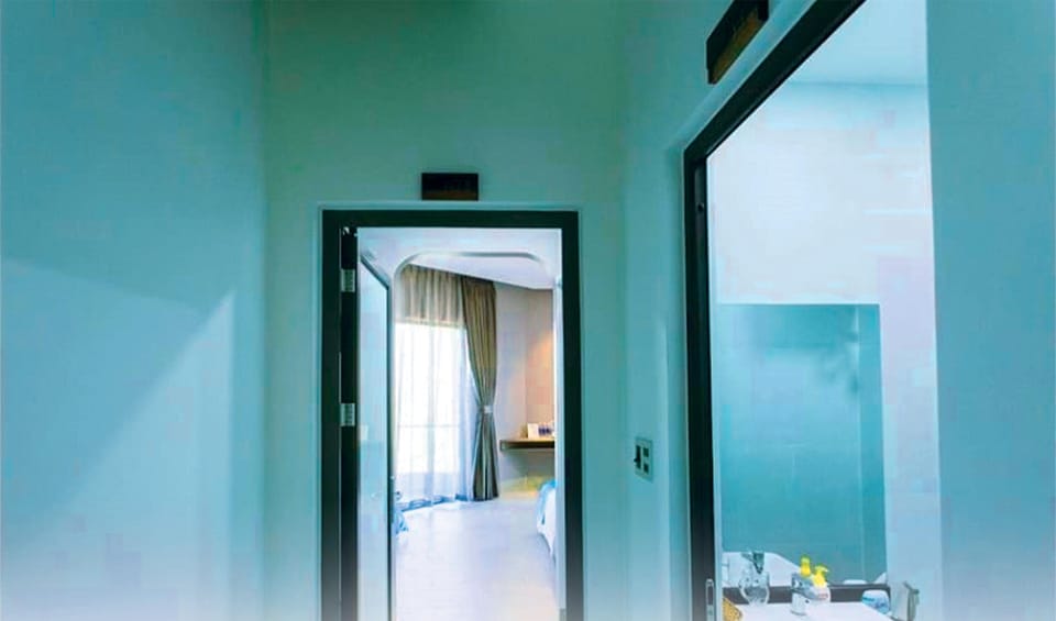 Standard Triple Room | Bathroom | Shower, hydromassage showerhead, hair dryer, slippers