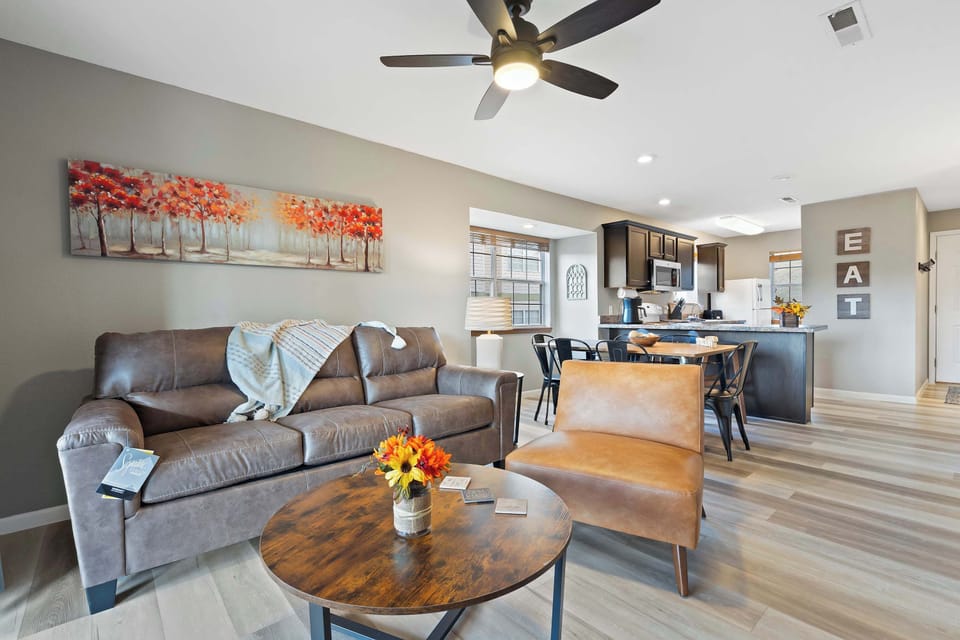 Condo, Multiple Beds, Balcony, Mountain View (Silver Lake Hideaway) | Living area | 42-inch flat-screen TV with digital channels