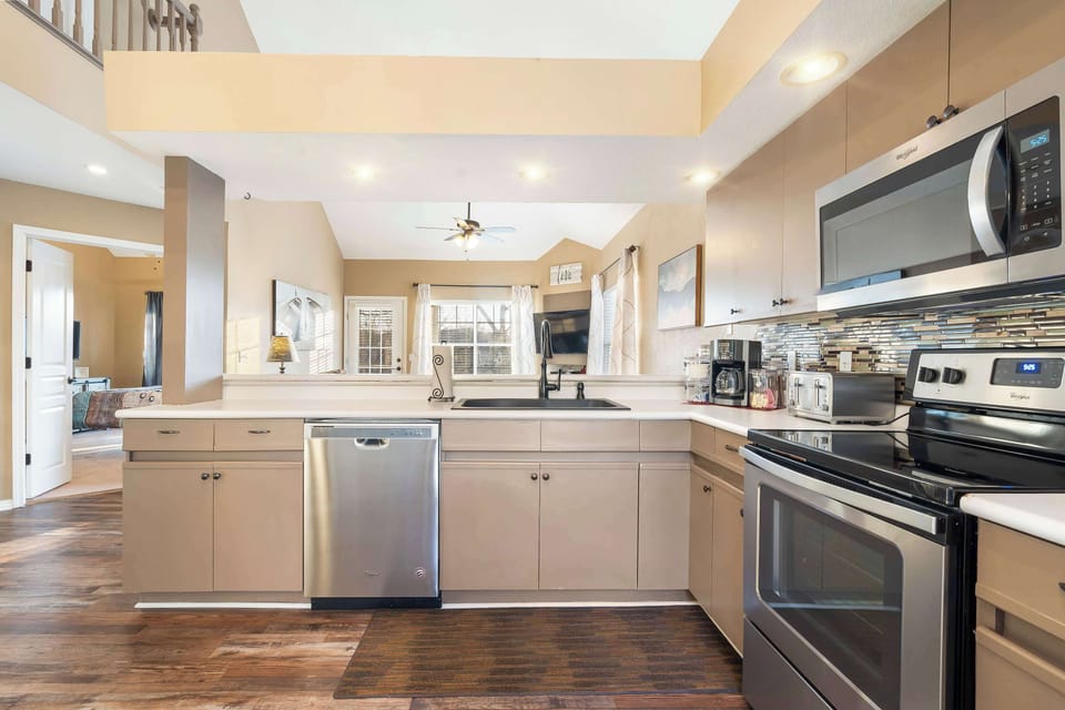 Condo, Multiple Beds, Balcony, Garden View (Lazy Lookout Mo) | Private kitchen | Coffee/tea maker