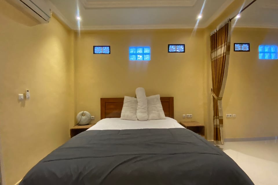 Deluxe Double Room | Free WiFi, bed sheets