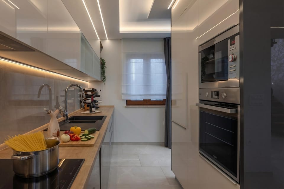 Family Villa, 5 Bedrooms, Balcony (Villa Vilani Spa & Pool) | Private kitchen