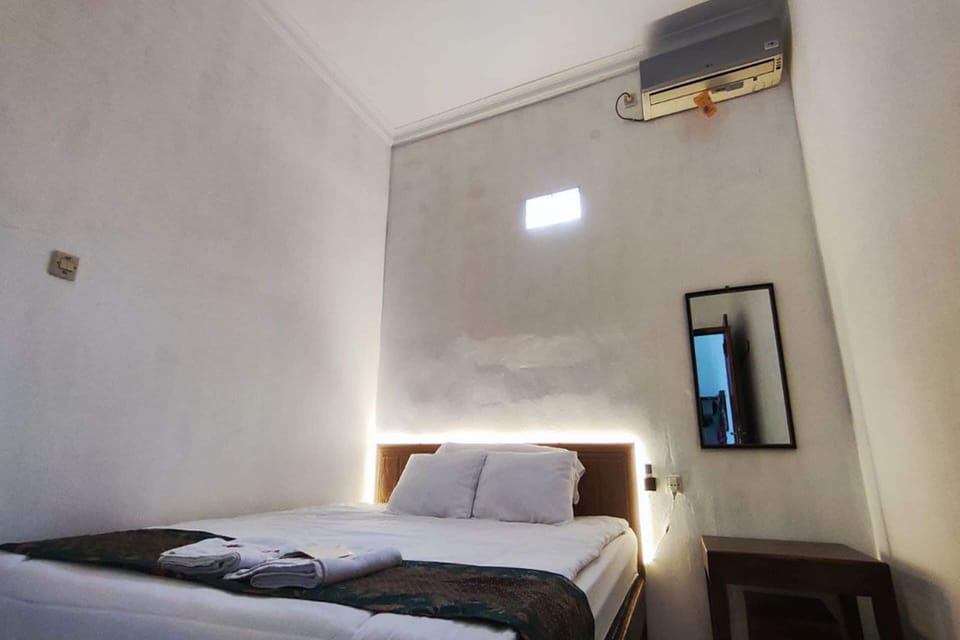 Standard Suite | Free WiFi, bed sheets