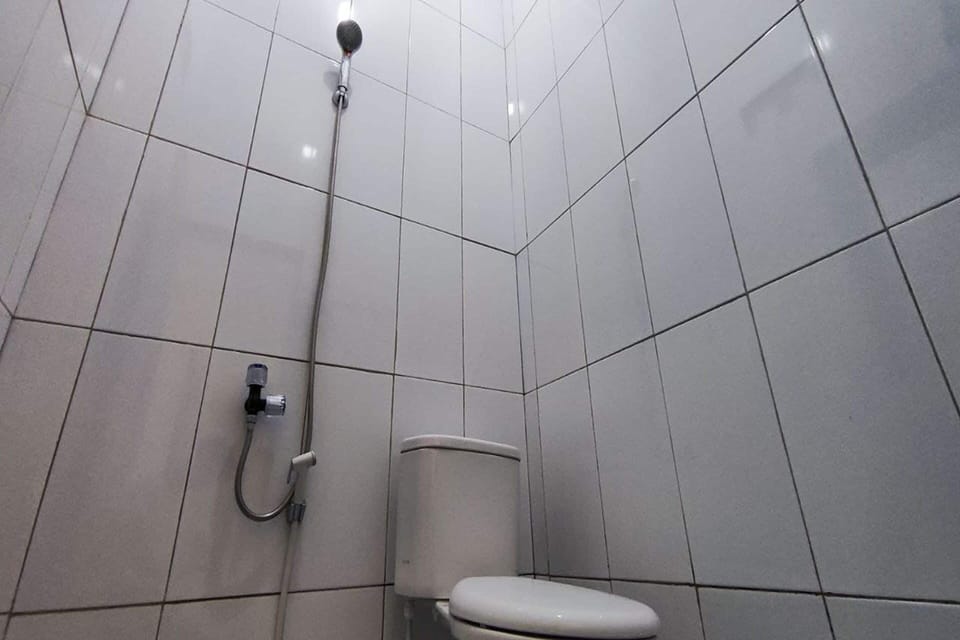 Shower, towels, soap