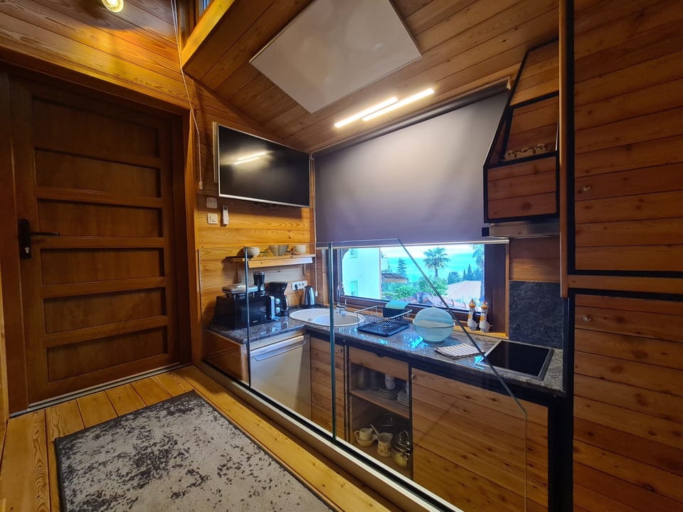 Exclusive Bungalow | In-room safe, blackout drapes, soundproofing, iron/ironing board