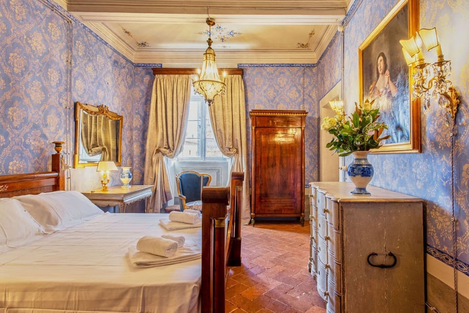 Deluxe Suite (Azzurra) | Premium bedding, down comforters, minibar, in-room safe