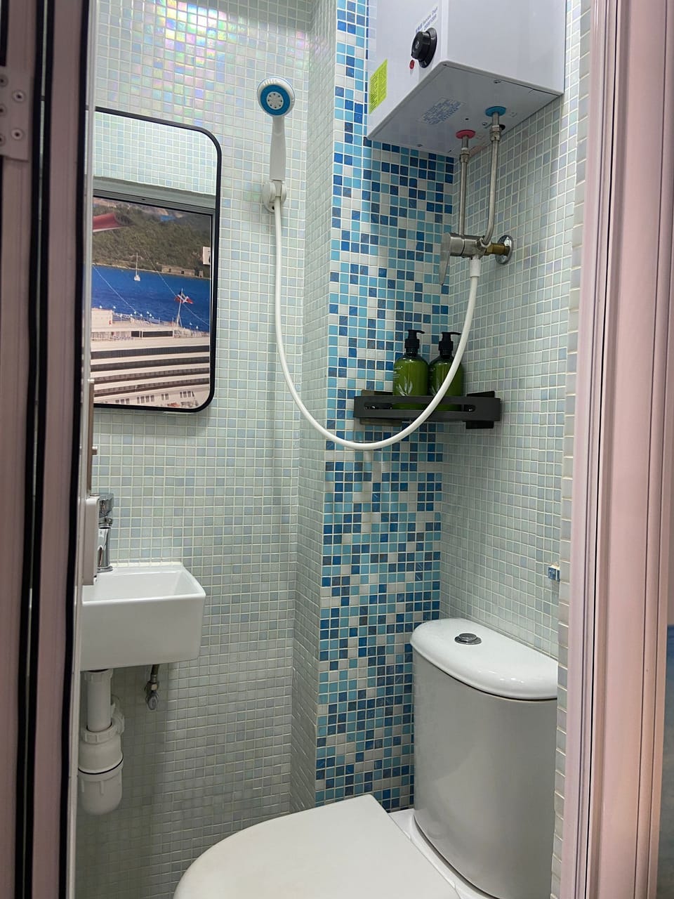 Rhine Guest House Bed and Breakfast in China