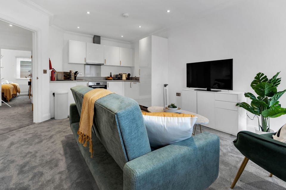 Apartment | Living area | TV