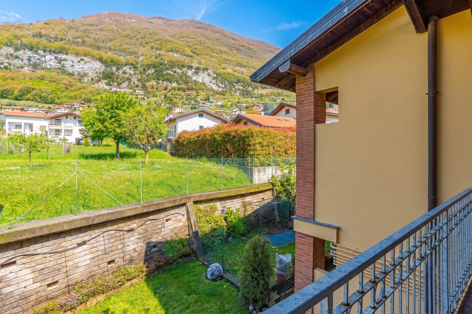 Family House, 3 Bedrooms, 2 Bathrooms (Lenno Glamour) | Property grounds
