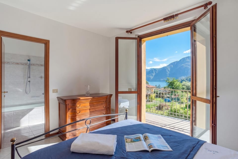 Family House, Multiple Bedrooms, 2 Bathrooms (Lenno Glamour) | 3 bedrooms, iron/ironing board, free WiFi, bed sheets