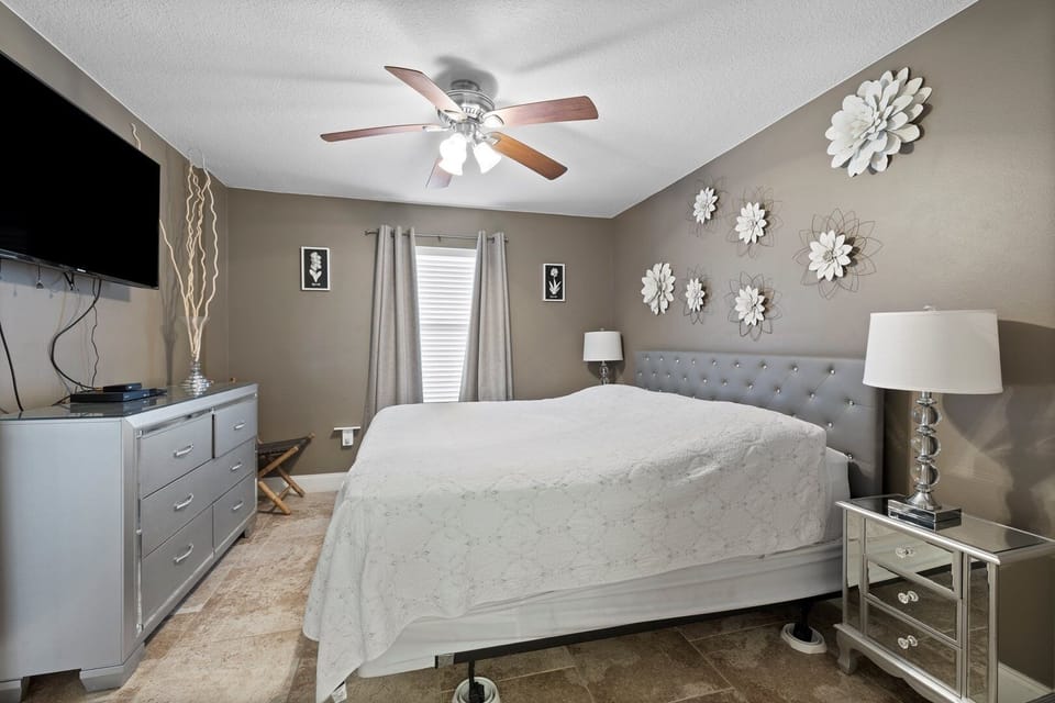 Condo, 1 Bedroom | 1 bedroom, iron/ironing board, WiFi (free)