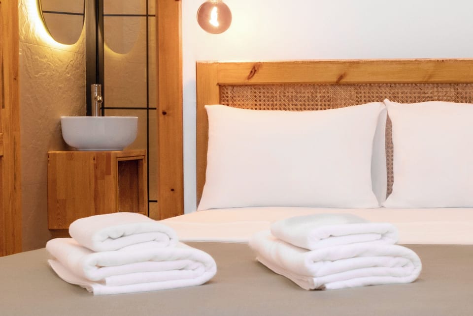 Minibar, soundproofing, free WiFi, bed sheets