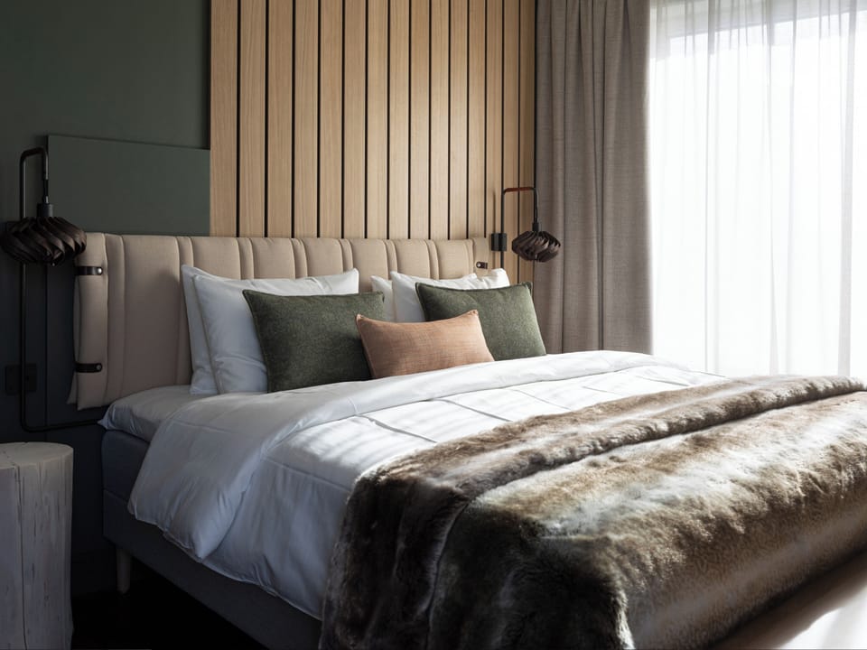 Minibar, in-room safe, iron/ironing board, free cribs/infant beds