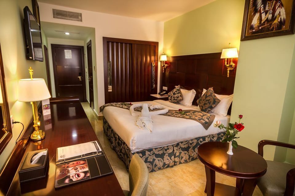 Basic Double or Twin Room, 1 Bedroom, Private Bathroom, City View | Premium bedding, minibar, blackout drapes, WiFi (free)
