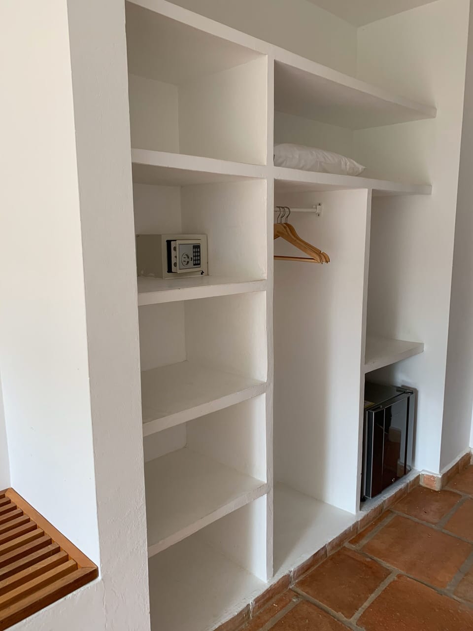 Superior Double Room, 1 King Bed | Minibar, in-room safe, blackout drapes, free cribs/infant beds