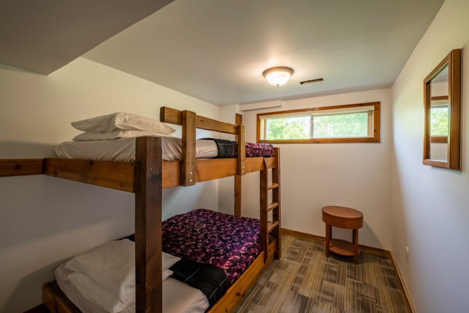 Classic Chalet, 6 Bedrooms, Hot Tub | 6 bedrooms, WiFi (free)