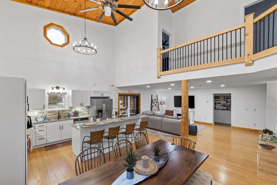 Saranac + Placid Houses - 7BD | Premium bedding, iron/ironing board, free WiFi, bed sheets