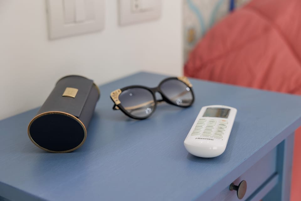 Luxury Room | Minibar, desk, WiFi (free), bed sheets