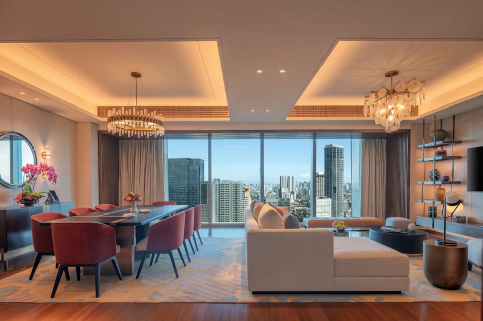 Signature Suite | Premium bedding, down comforters, minibar, in-room safe