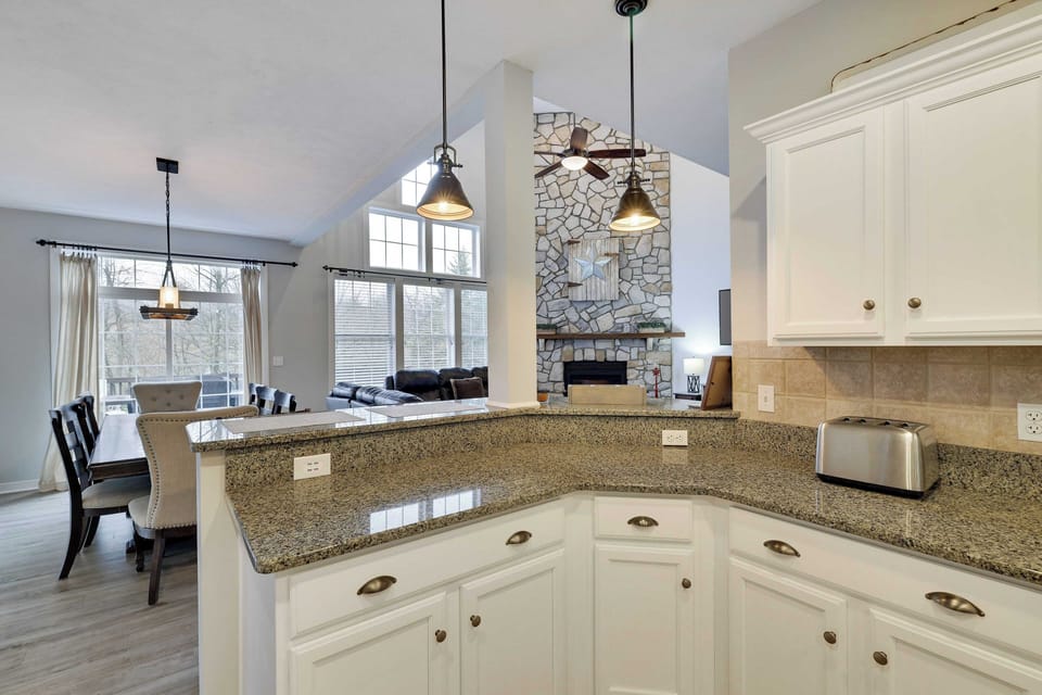 House (5 Bedrooms) | Interior