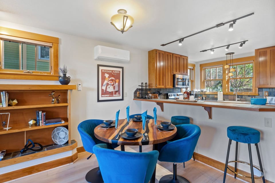 Condo, Multiple Beds, Patio, Garden View (415 Mason Court 5B) | Private kitchen | Fridge, microwave, oven, stovetop