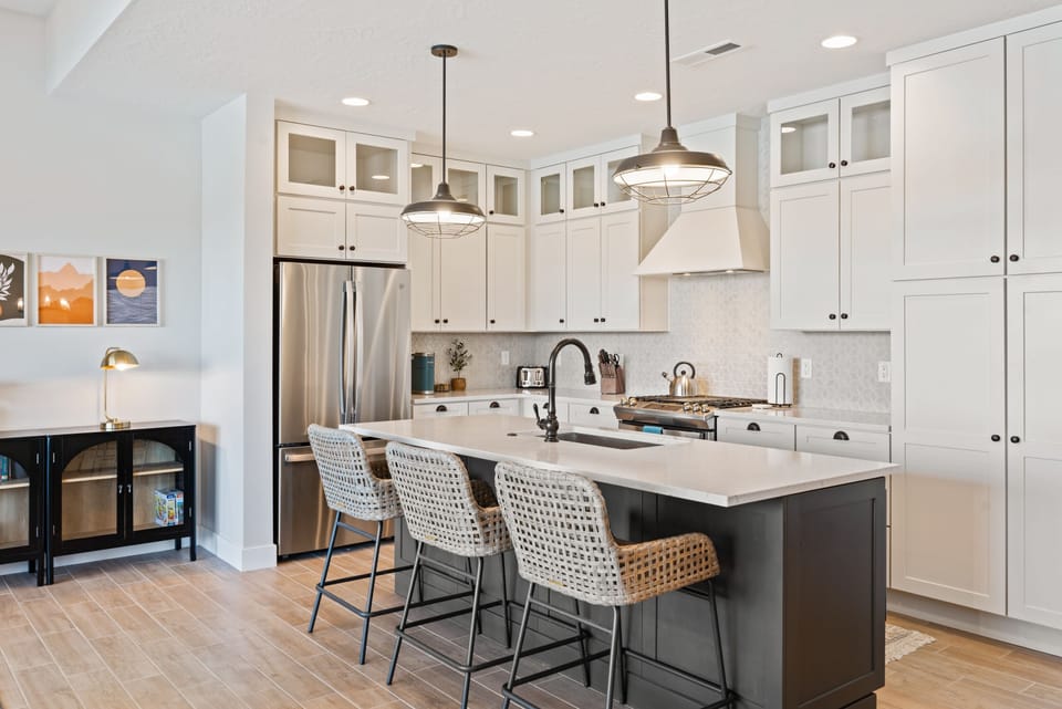 House, Multiple Bedrooms | Private kitchen | Fridge, oven, coffee/tea maker, toaster