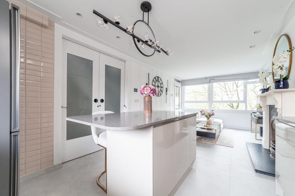 Apartment | Private kitchen | Dining tables