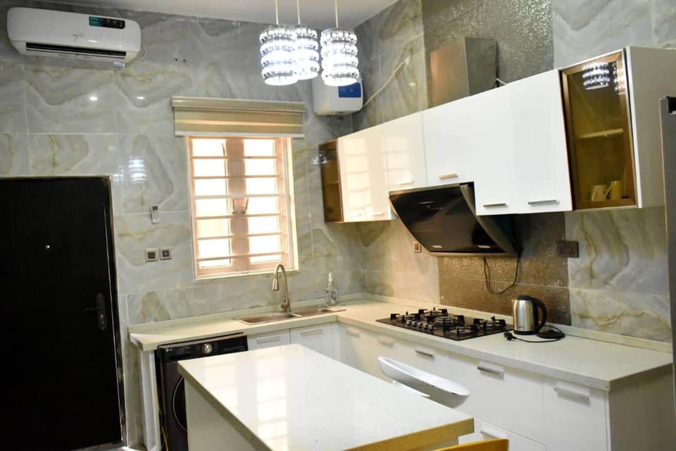 House | Private kitchen | Fridge, microwave, oven, stovetop