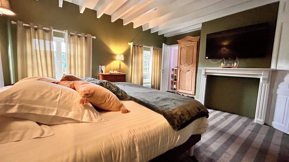 Comfort Double or Twin Room | Soundproofing, free WiFi, bed sheets