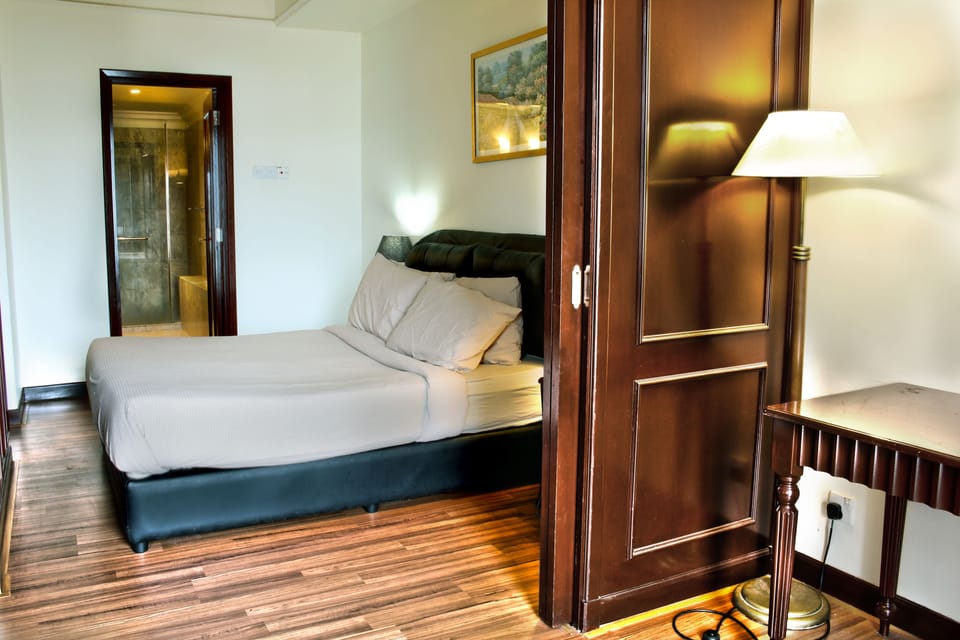 In-room safe, desk, soundproofing, iron/ironing board