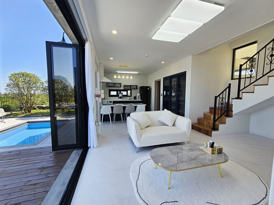 Room | 1 bedroom, WiFi (free)