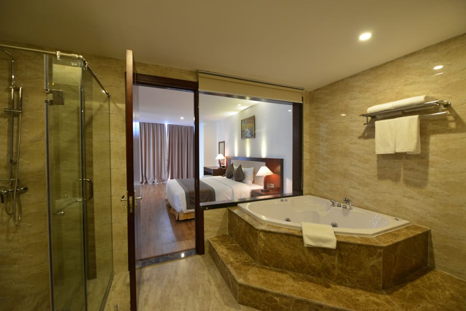 Minibar, in-room safe, desk, free WiFi