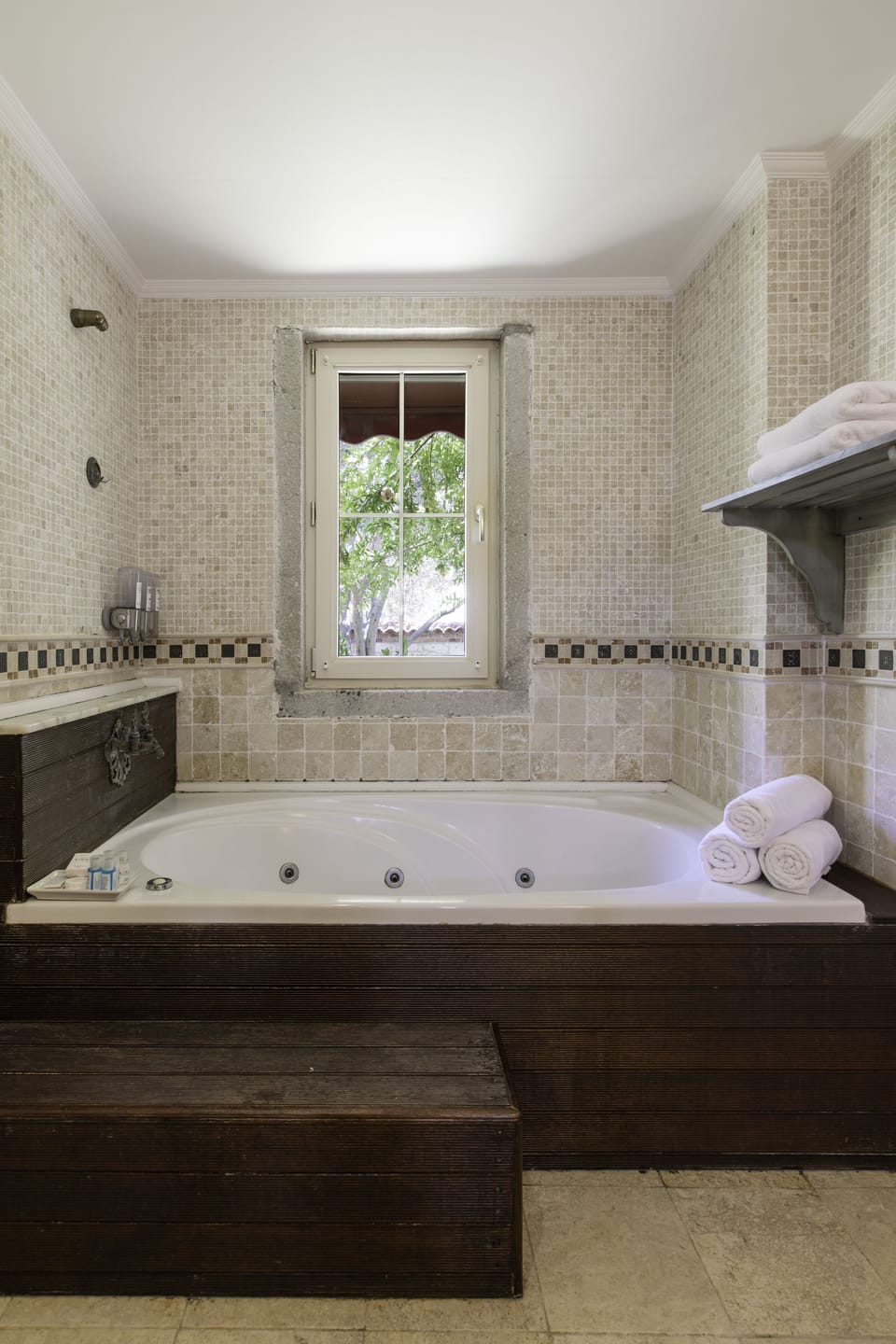 Executive Studio Suite | Bathroom | Designer toiletries, hair dryer, bathrobes, slippers