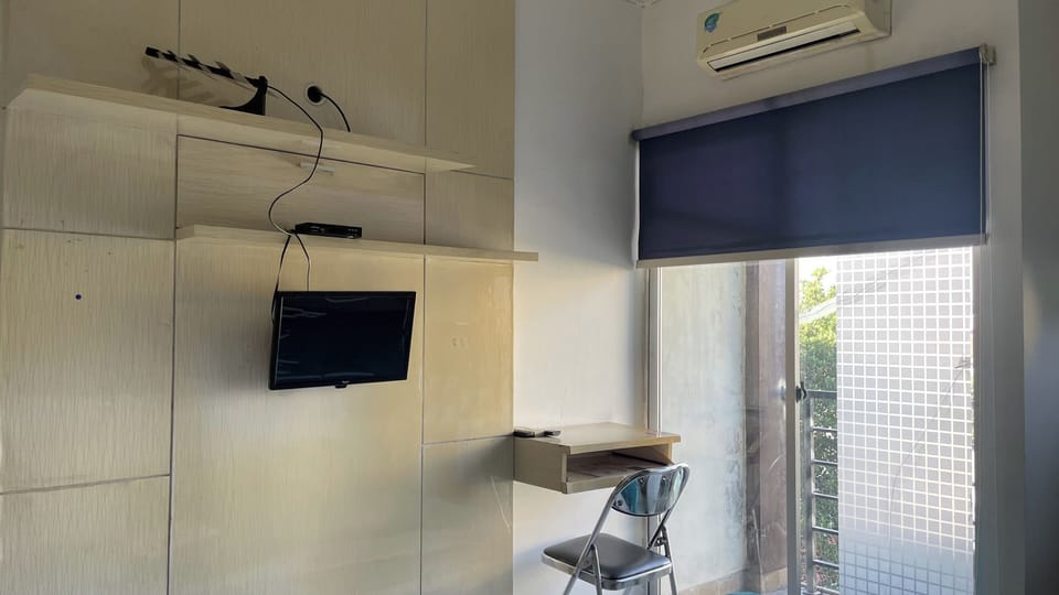Standard Double Room | Desk, rollaway beds, free WiFi, bed sheets
