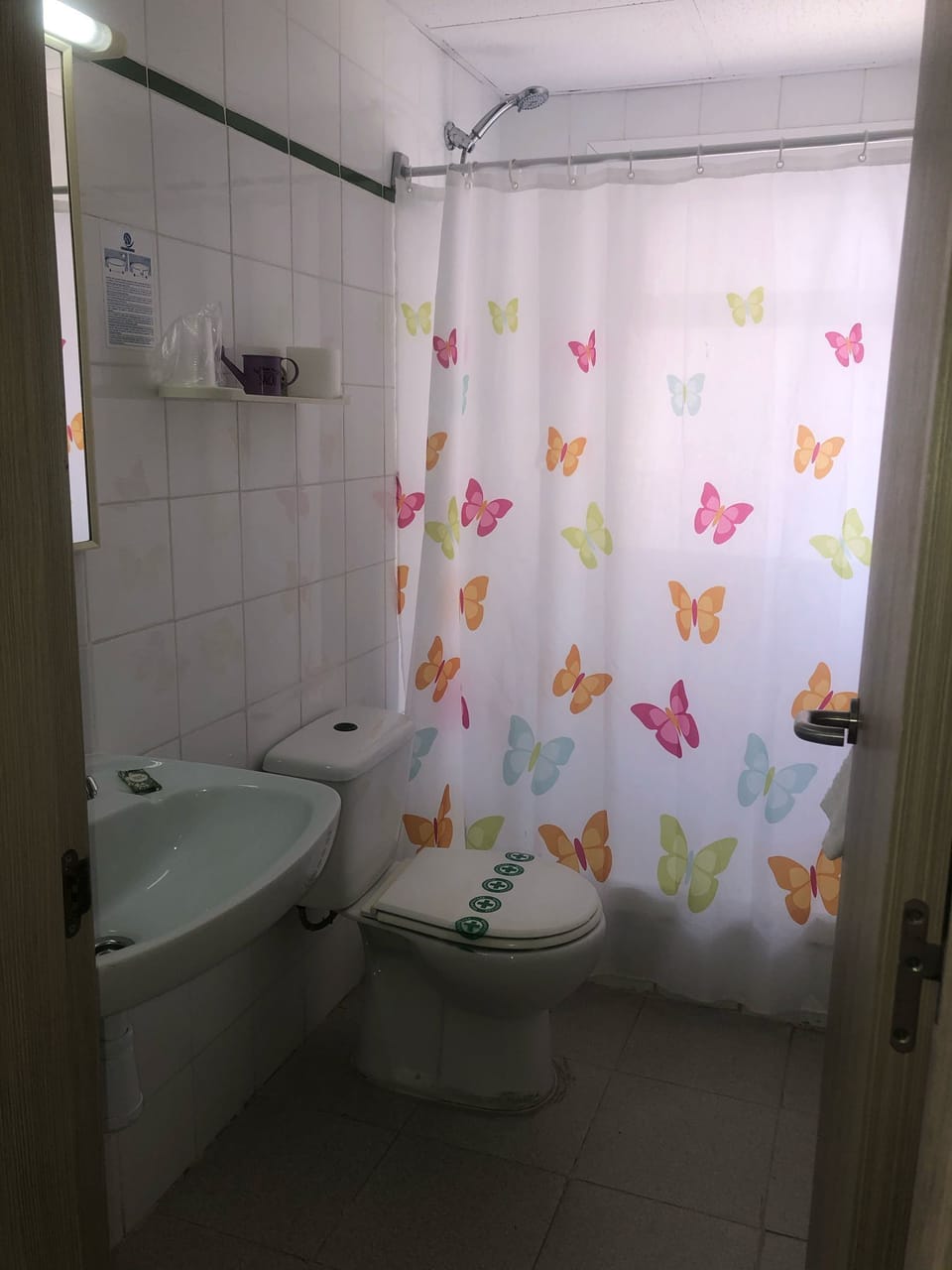 HOSTAL TAHITI RS Hostel in Salou
