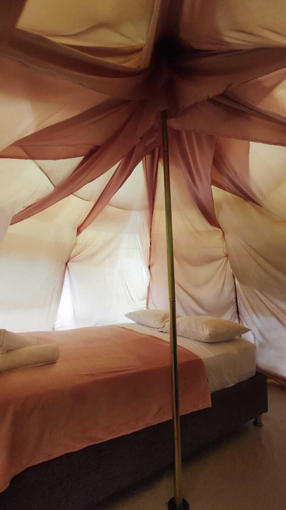 Traditional Tent, Pool View | 1 bedroom, hypo-allergenic bedding available