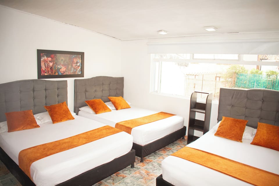 Classic Triple Room | Desk, laptop workspace, free WiFi