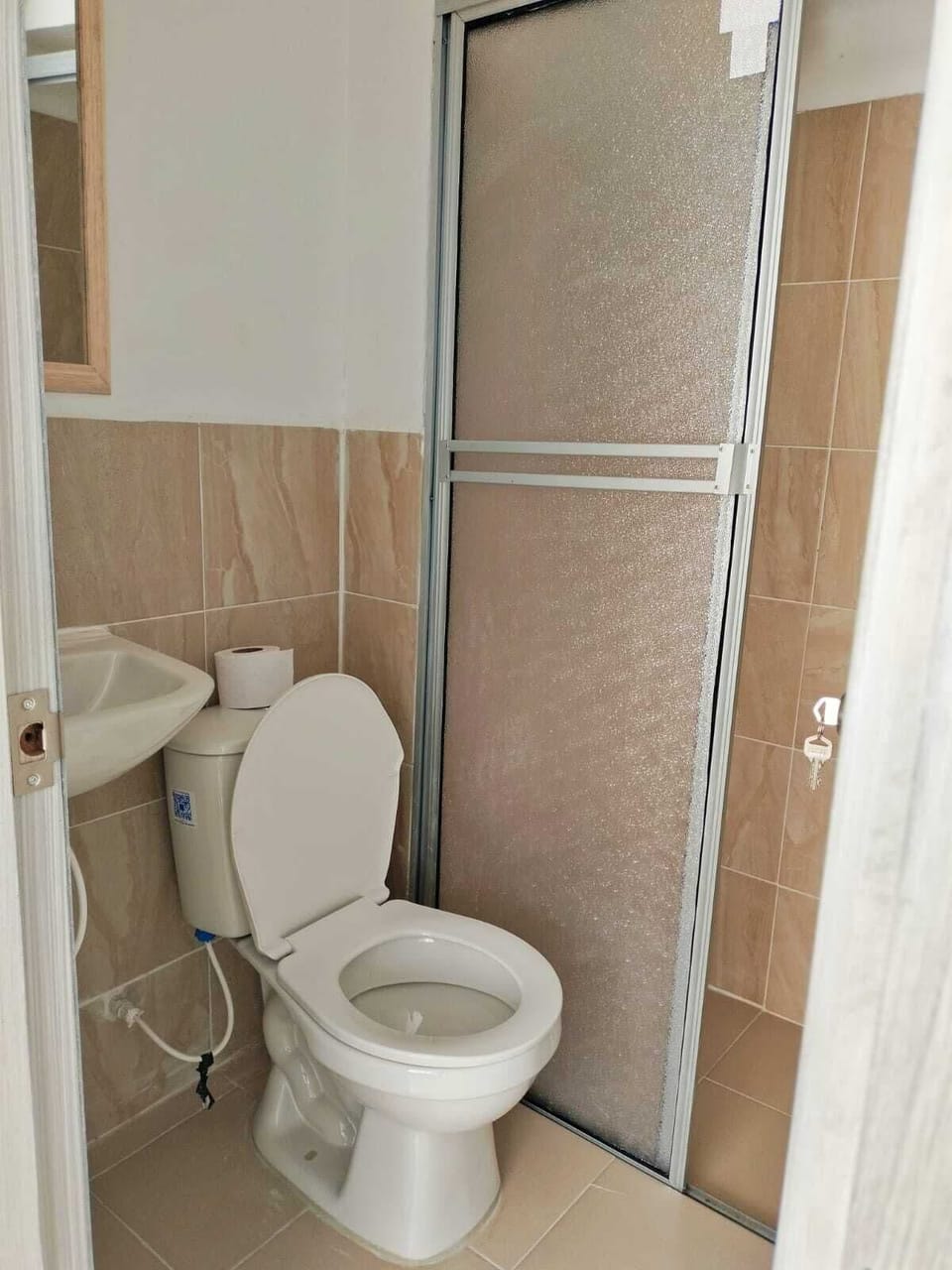 Classic Triple Room | Bathroom | Shower, towels, soap, toilet paper