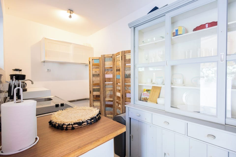 Apartment, 2 Bedrooms, Smoking, Patio | Interior