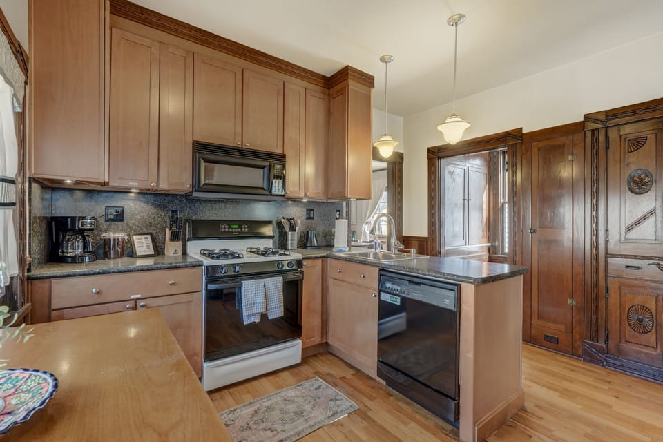 Fridge, microwave, oven, dishwasher