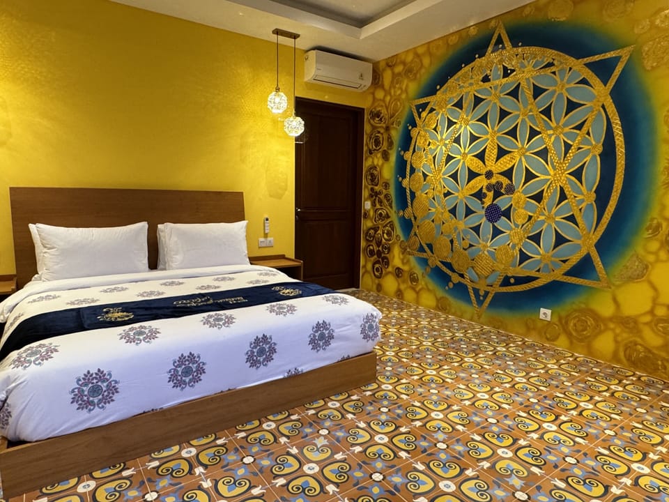Design Double Room, Non Smoking, Pool View | Minibar, desk, laptop workspace, blackout drapes
