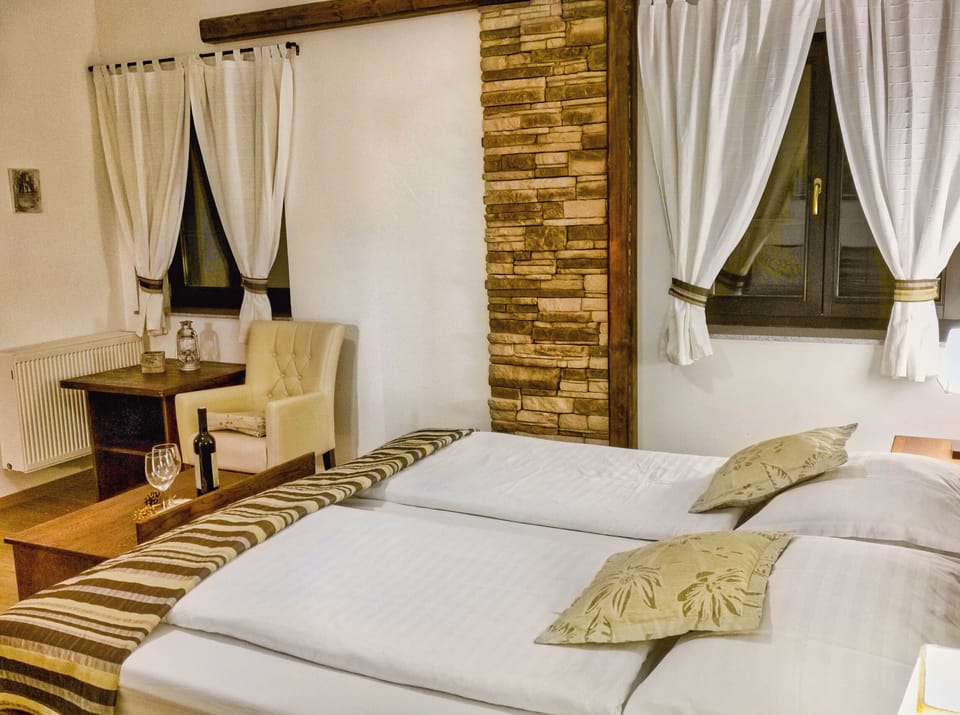 Superior Room, 1 Bedroom, Garden View | Minibar, in-room safe, desk, soundproofing