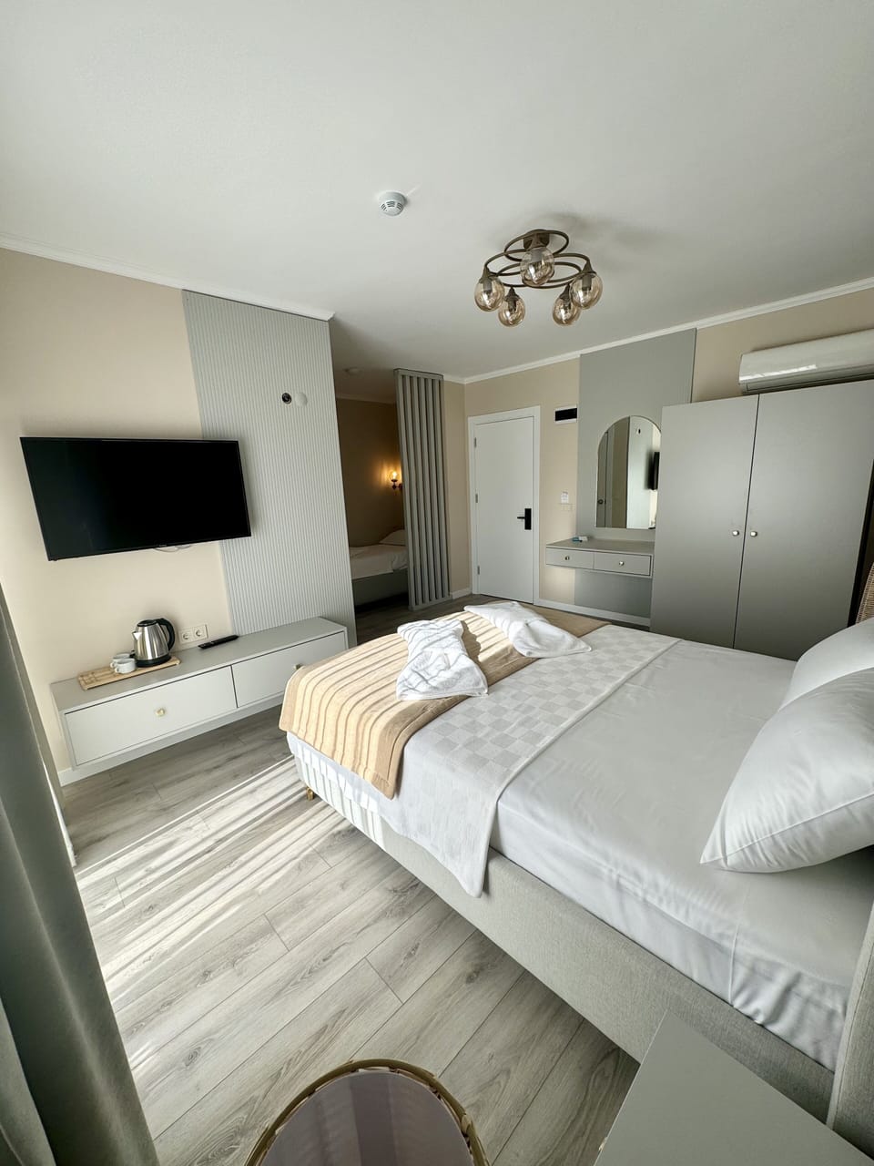 Standard Room | Individually decorated, individually furnished, laptop workspace
