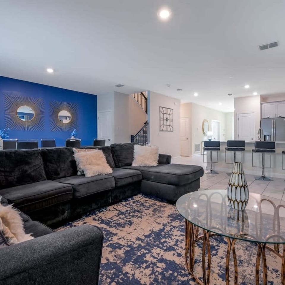 House | 9 bedrooms