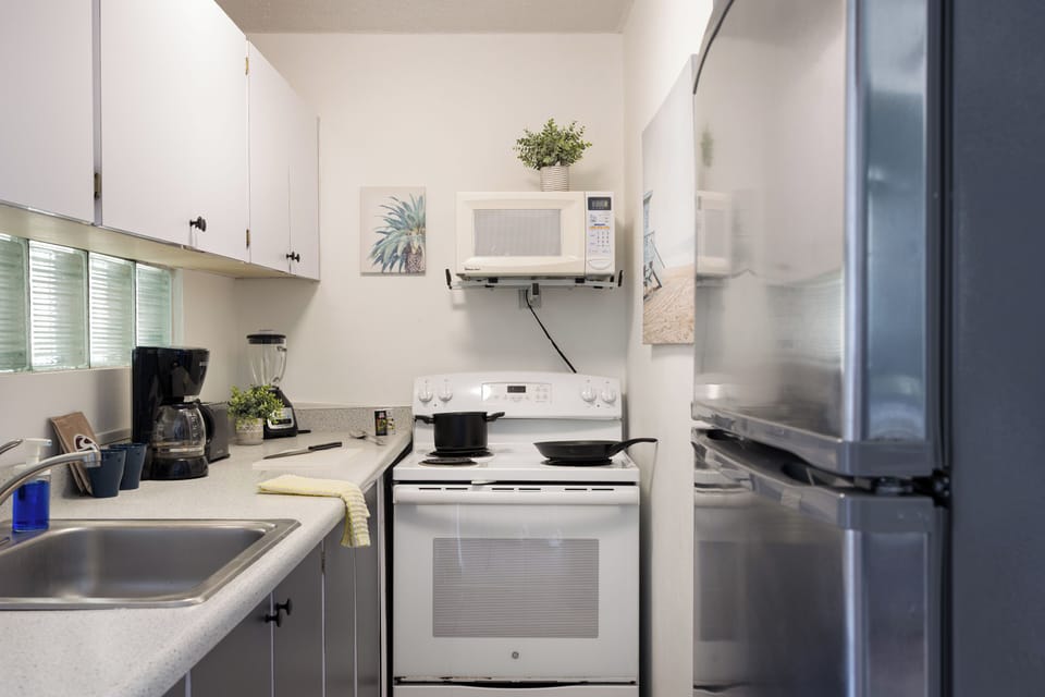 Apartment, Ocean View | Private kitchen | Paper towels